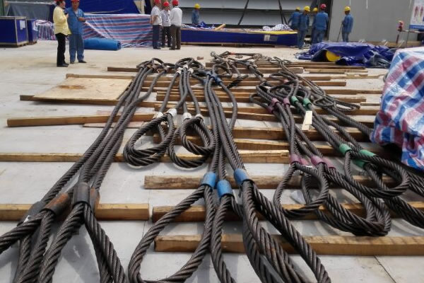 91粉色视频在线观看钢丝绳索具在高空吊装作业
