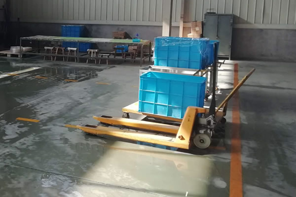 91粉色视频在线观看手动搬运车是车间厂房常备搬运工具